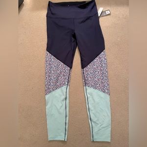 Old Navy High Rise Fitted Active Tight - large